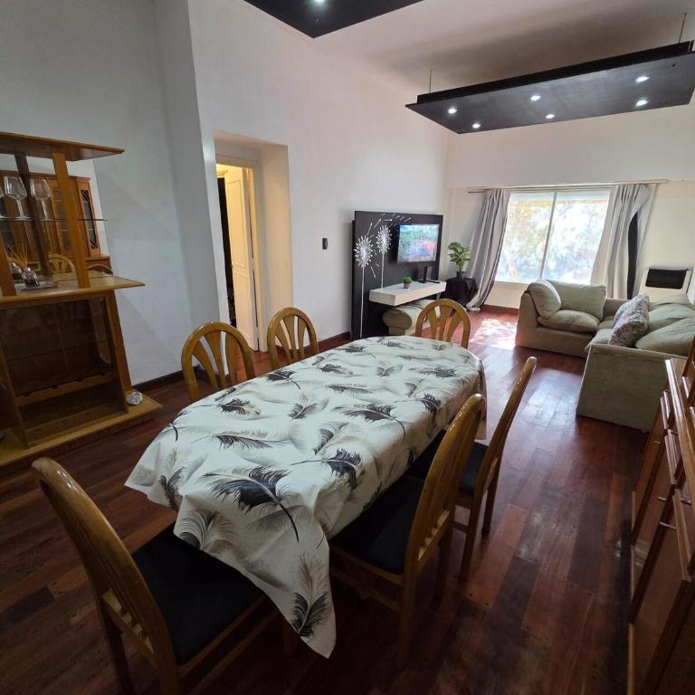 Gran departamento con parrilla y cochera en Playa Grande - Apartamento de 2 dormitorios - 13