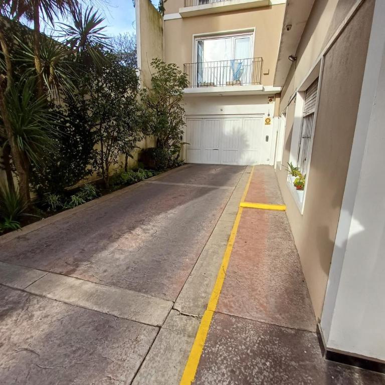 Gran departamento con parrilla y cochera en Playa Grande - Apartamento de 2 dormitorios - 45
