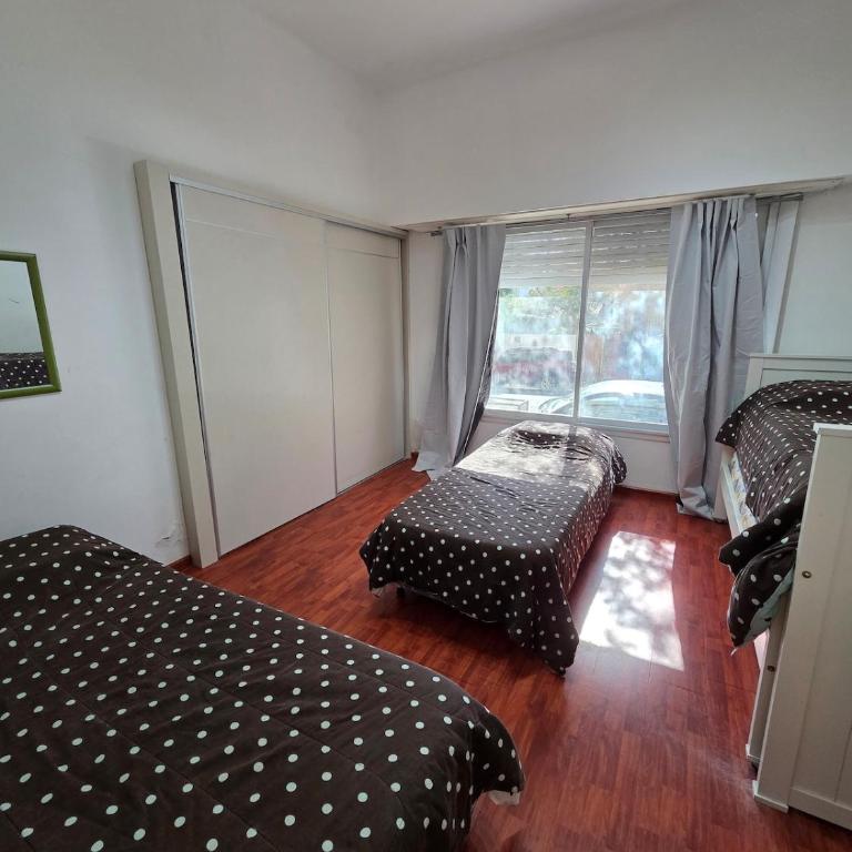 Gran departamento con parrilla y cochera en Playa Grande - Apartamento de 2 dormitorios - 51