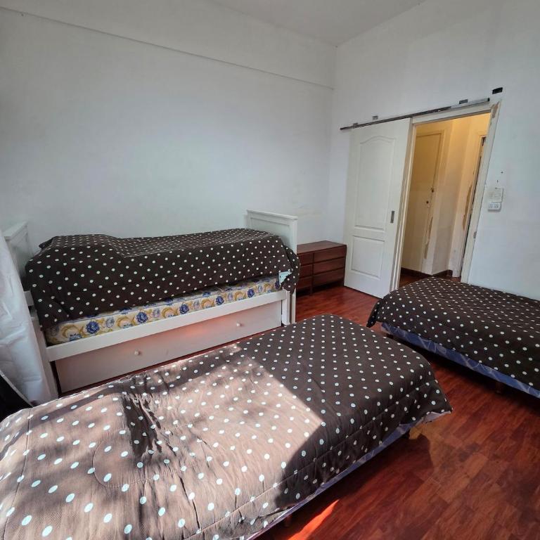 Gran departamento con parrilla y cochera en Playa Grande - Apartamento de 2 dormitorios - 53