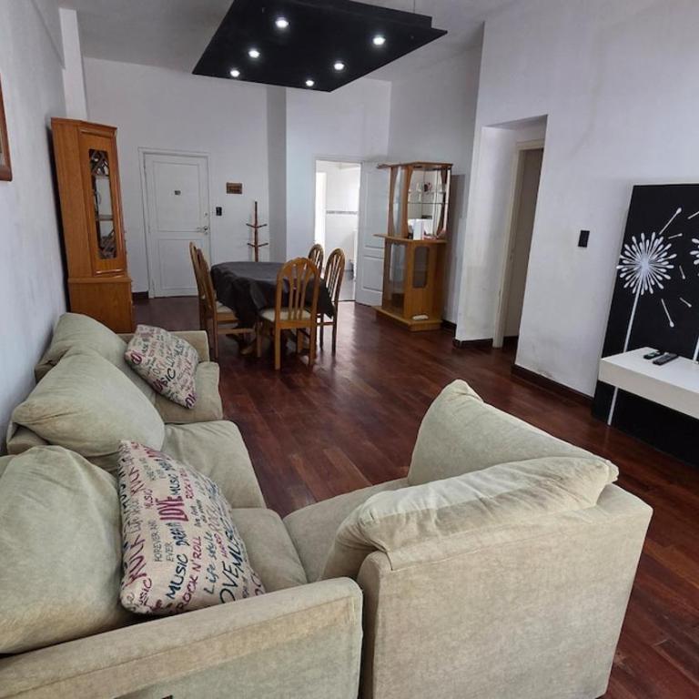 Gran departamento con parrilla y cochera en Playa Grande - Apartamento de 2 dormitorios - 56
