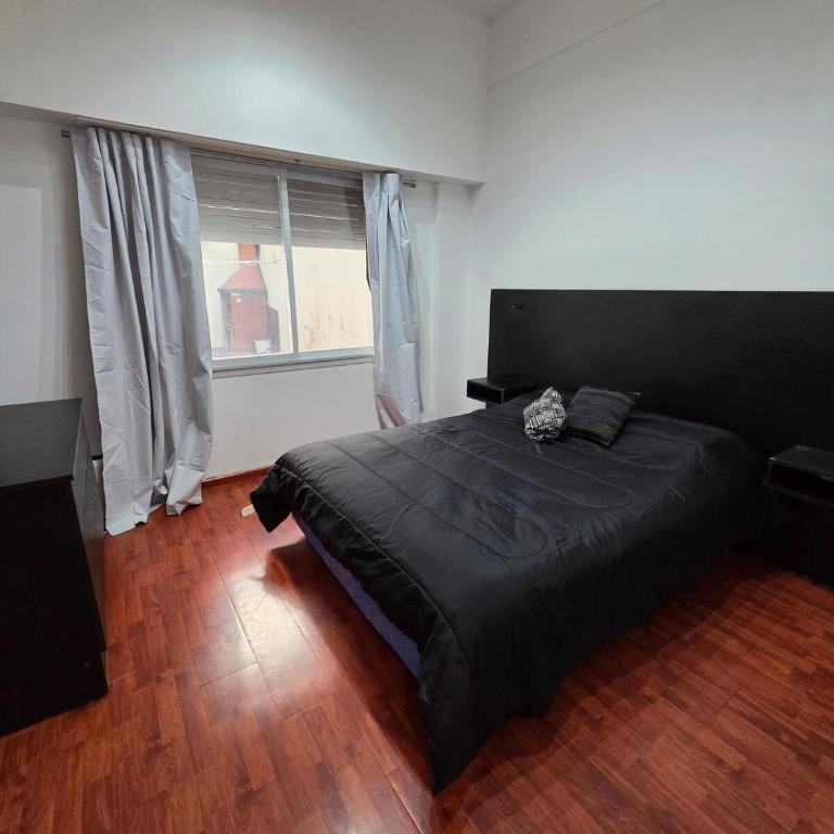 Gran departamento con parrilla y cochera en Playa Grande - Apartamento de 2 dormitorios - 65