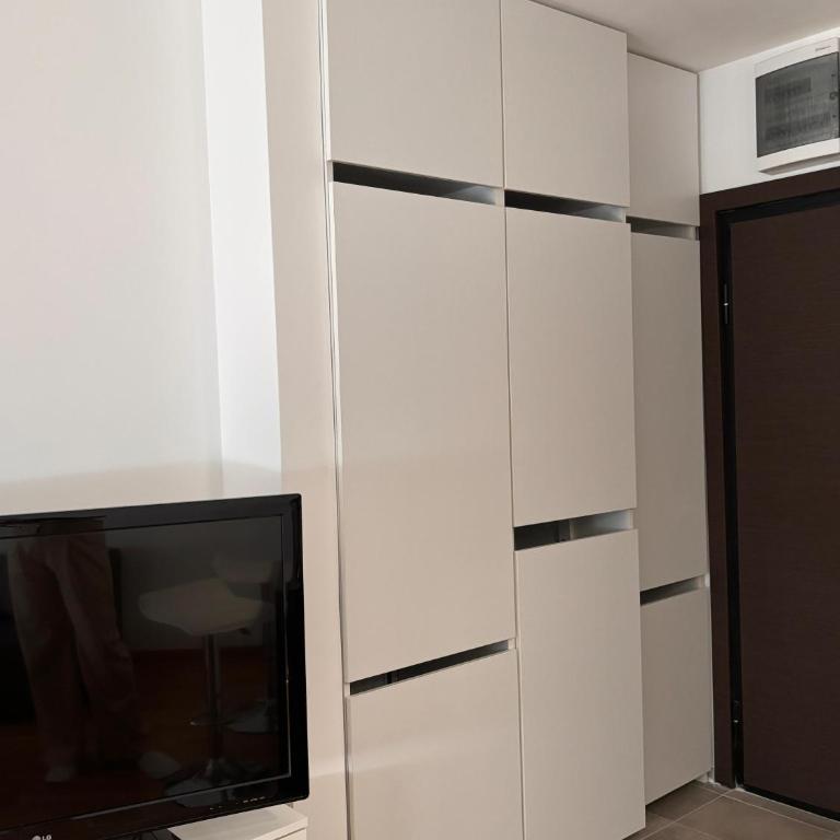 Urban Oasis Belgrade- free parking, quiet area close to City Centre - One-Bedroom Apartment - 15