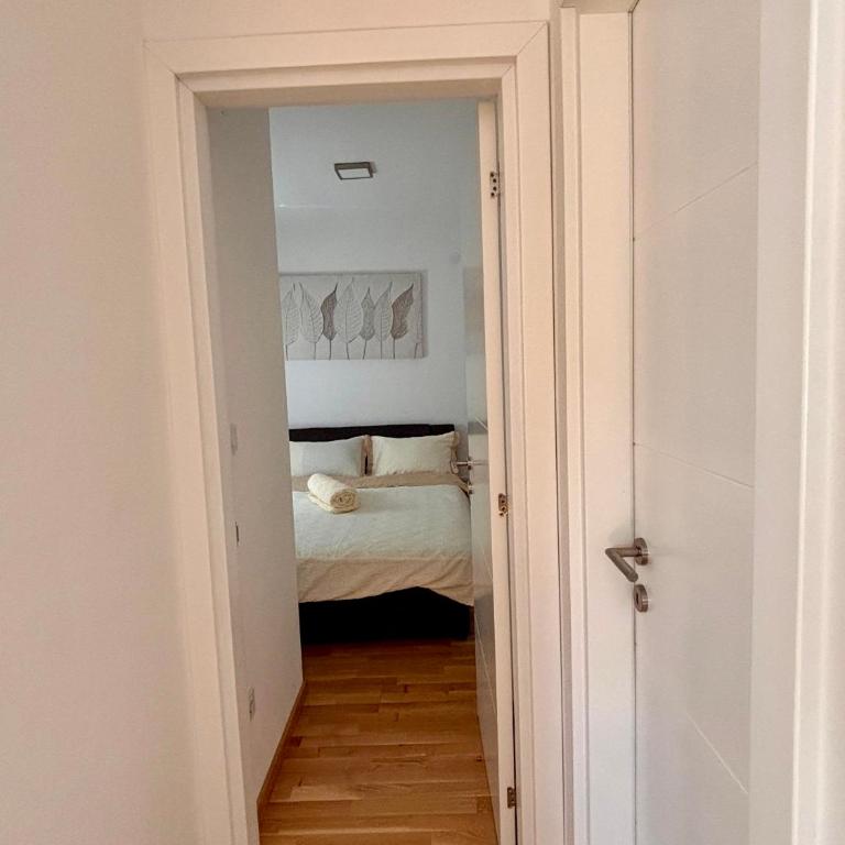 Urban Oasis Belgrade- free parking, quiet area close to City Centre - One-Bedroom Apartment - 10