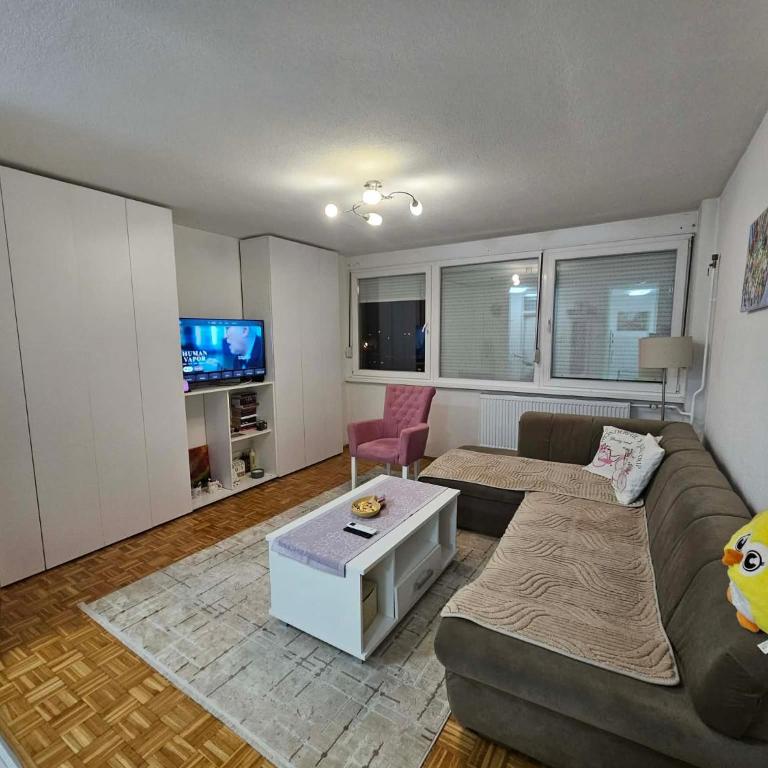 Stan Brčanska Malta Tuzla - Apartman sa Pogledom na Grad - 9