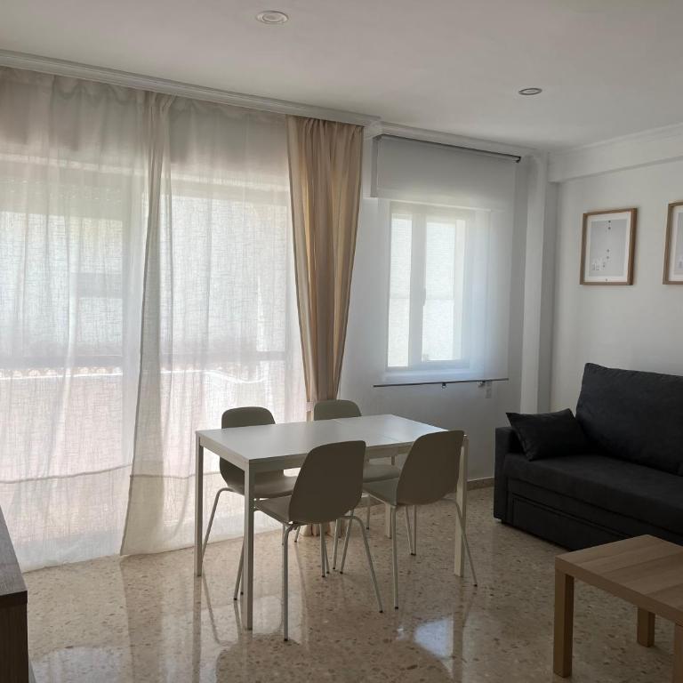 Vivienda adosada a 150m de la playa + patio + wifi - Apartamento de 2 dormitorios - 3