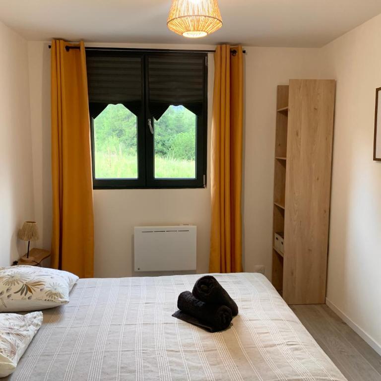 Logement 2 chambres au calme avec séjour et balcon 1 au Rdc a Gérardmer - Two-Bedroom Apartment - 4
