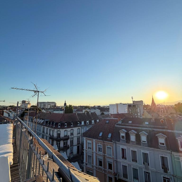 Exceptional Triplex, Design - Art, Private 360 Rooftop, 3 Bedrooms - Three-Bedroom Loft Apartment - 27