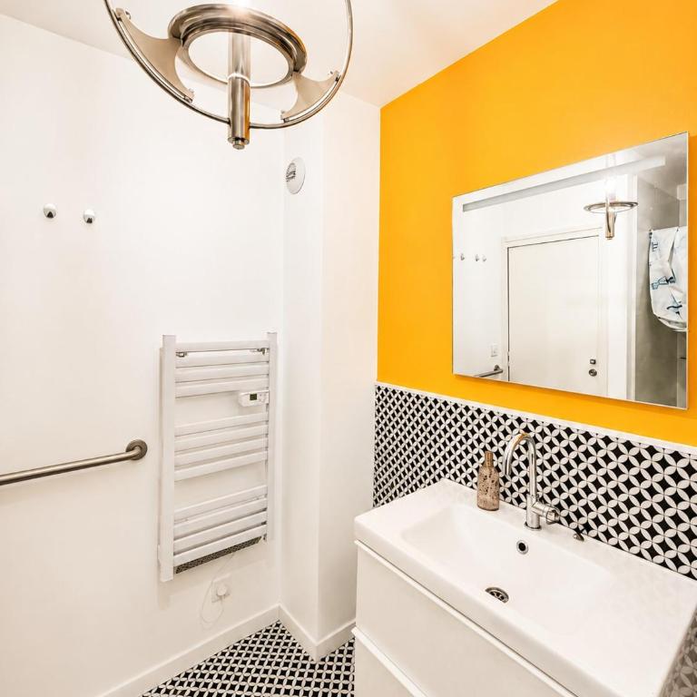 Exceptional Triplex, Design - Art, Private 360 Rooftop, 3 Bedrooms - Three-Bedroom Loft Apartment - 26