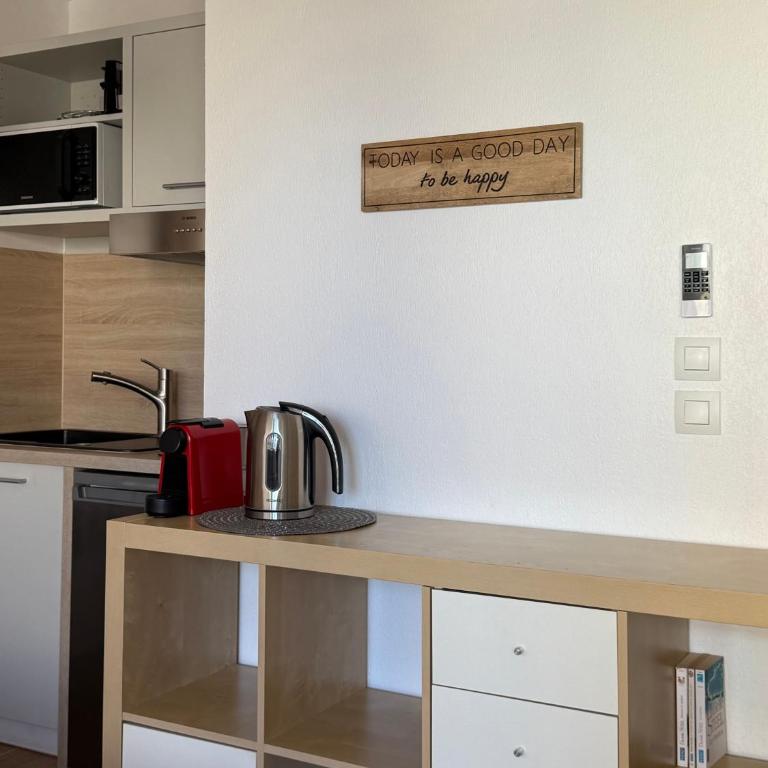 Côte d'Azur joli studio 3 étoiles , 50m plage, climatisation , parking privé - Appartement 1 Chambre - 5
