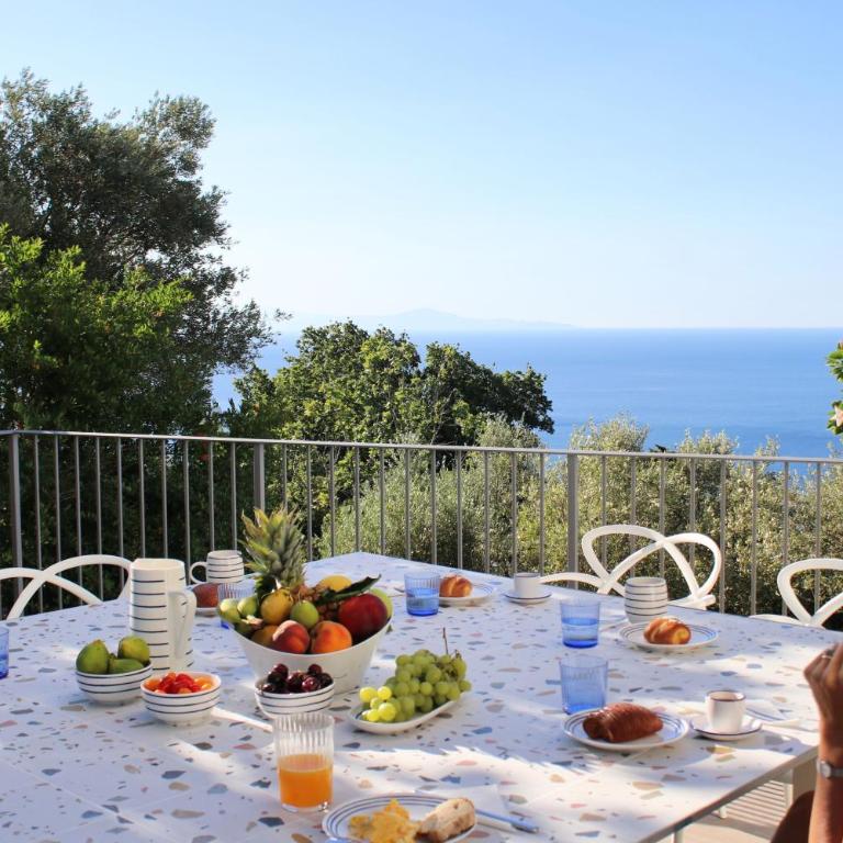 Villa Dequinz Luxury Retreat & Private Infinity Pool - Villa - 5