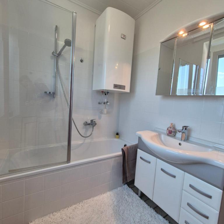 Apartment Knittelfeld Mountain View near Red Bull Ring - Apartment mit 1 Schlafzimmer - 11