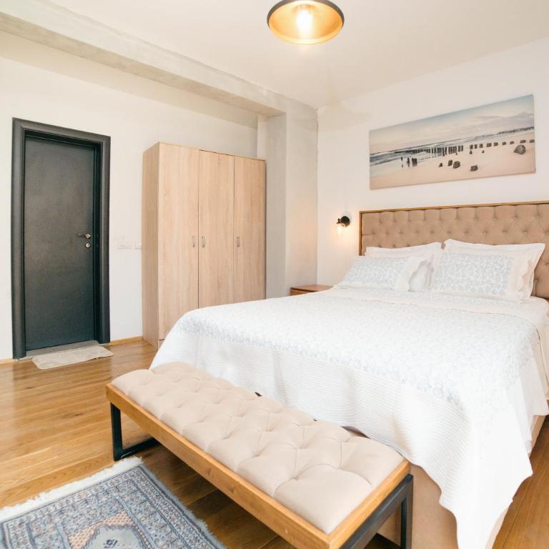Laz Palace - Apartment - 23