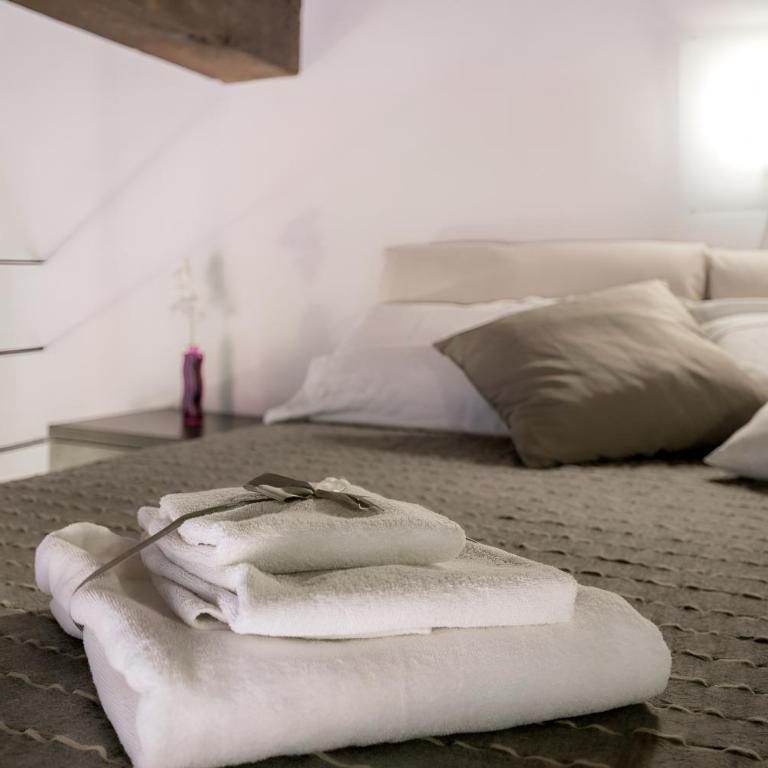 Charming Loft - in the Historic City Center - One-Bedroom Apartment - 17