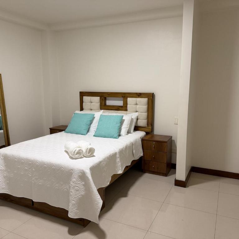 Departamento en Lima Centro, 1 hab, WiFi free, SmartTV - Two-Bedroom Apartment - 1