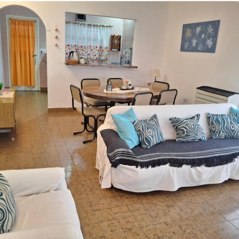 Casa R Peña ll - Two-Bedroom House - 5