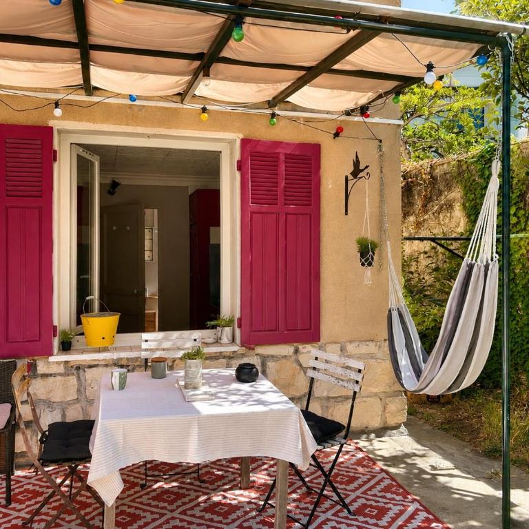 La Roseraie joli 2 pièces terrasse plages port 8mn à pied - Apartamento de 1 dormitorio - 1