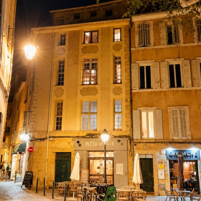 Appartement avec mezzanine en plein cœur du centre d'Aix - Apartment - 14
