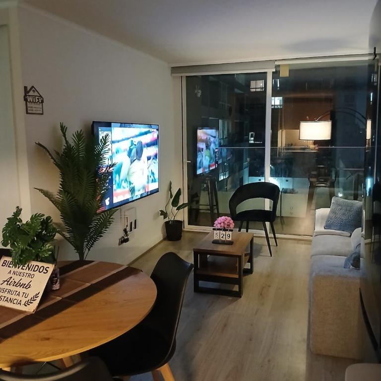 Moderno Depto 2D2B con parking a pasos del Metro - Two-Bedroom Deluxe Apartment with Balcony - 4