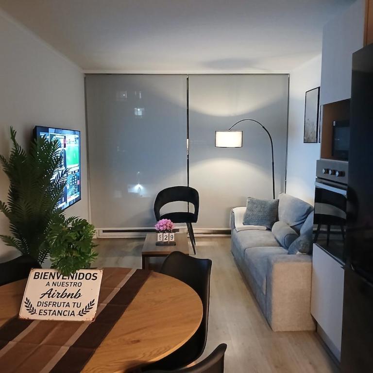 Moderno Depto 2D2B con parking a pasos del Metro - Two-Bedroom Deluxe Apartment with Balcony - 5