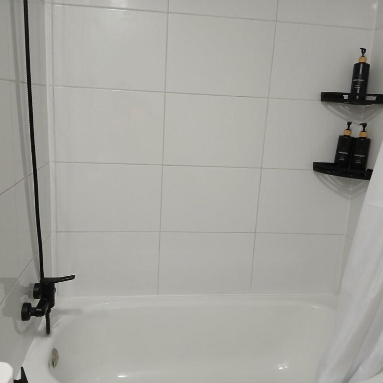 Moderno Depto 2D2B con parking a pasos del Metro - Two-Bedroom Deluxe Apartment with Balcony - 33