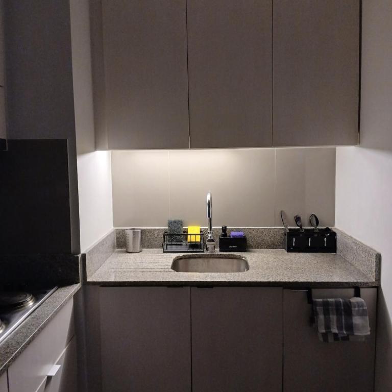 Moderno Depto 2D2B con parking a pasos del Metro - Two-Bedroom Deluxe Apartment with Balcony - 45