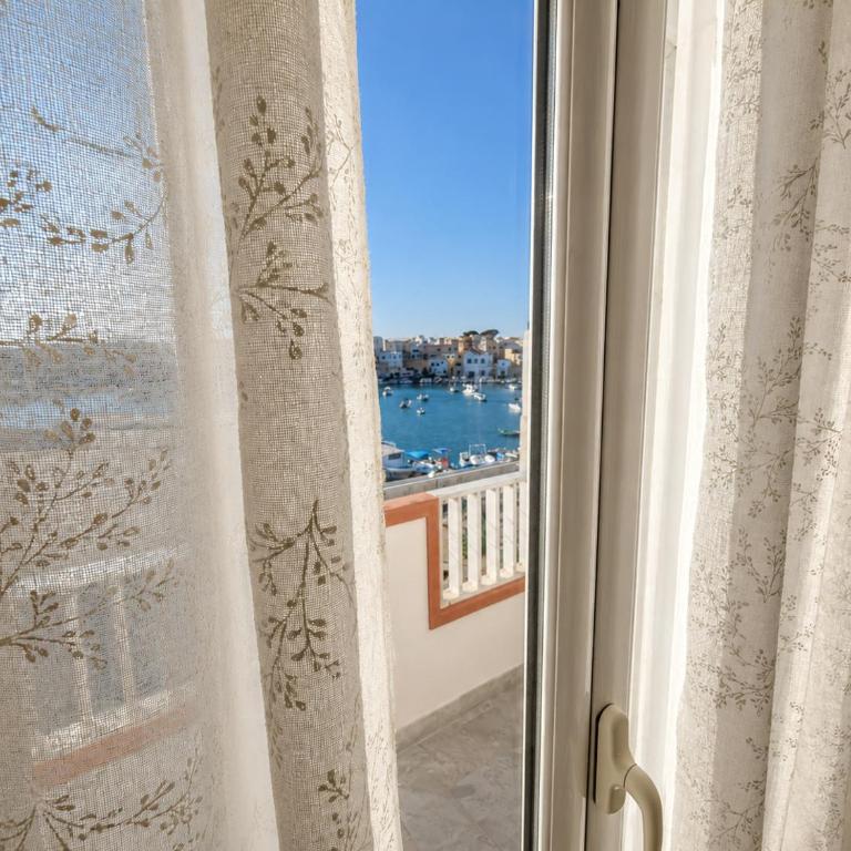 Case Vacanze Porto Vecchio - Camera Matrimoniale Deluxe con Balcone e Vista Mare - 5