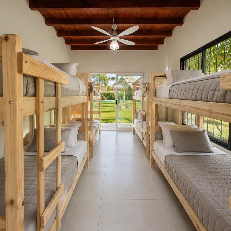 Complejo La Paz Casa de Campo- Dos casas ambas con piscina - Eight-Bedroom House - 17