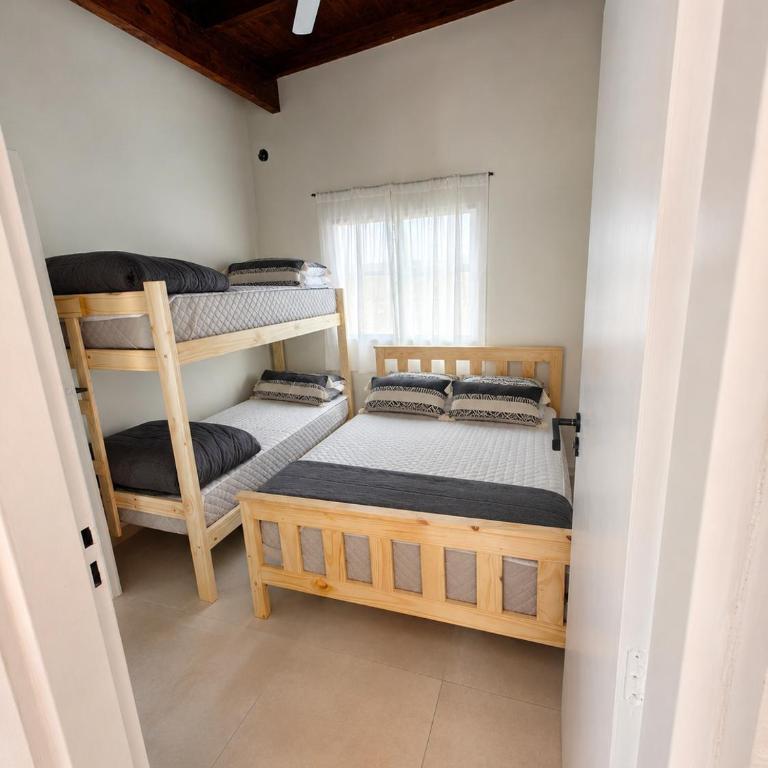 Complejo La Paz Casa de Campo- Dos casas ambas con piscina - Eight-Bedroom House - 14