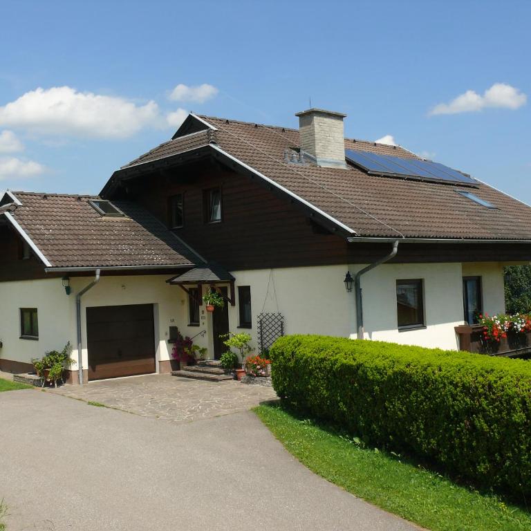 Ferienwohnung Eichler - Apartment mit Balkon - 1
