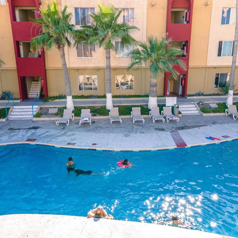 Stunning Pool Condo—8 Min Walk to the Beach! - Apartamento - 3