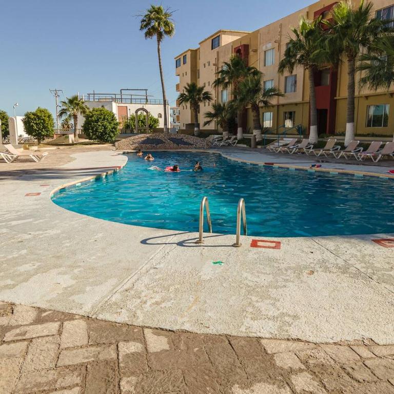 Stunning Pool Condo—8 Min Walk to the Beach! - Apartamento - 4
