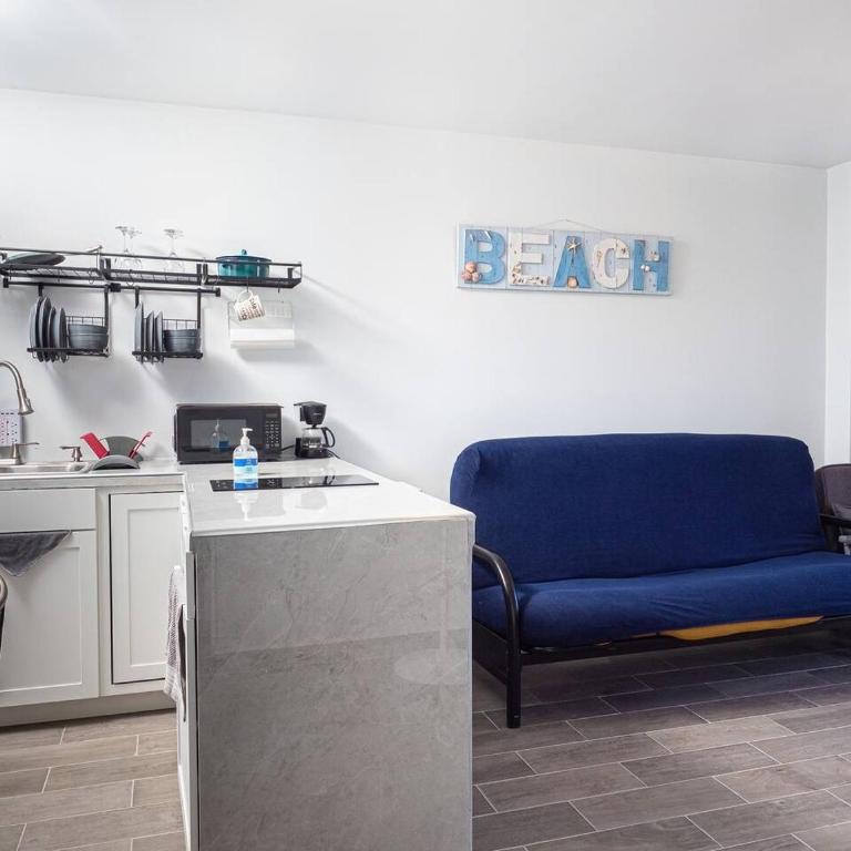 Stunning Pool Condo—8 Min Walk to the Beach! - Apartamento - 6