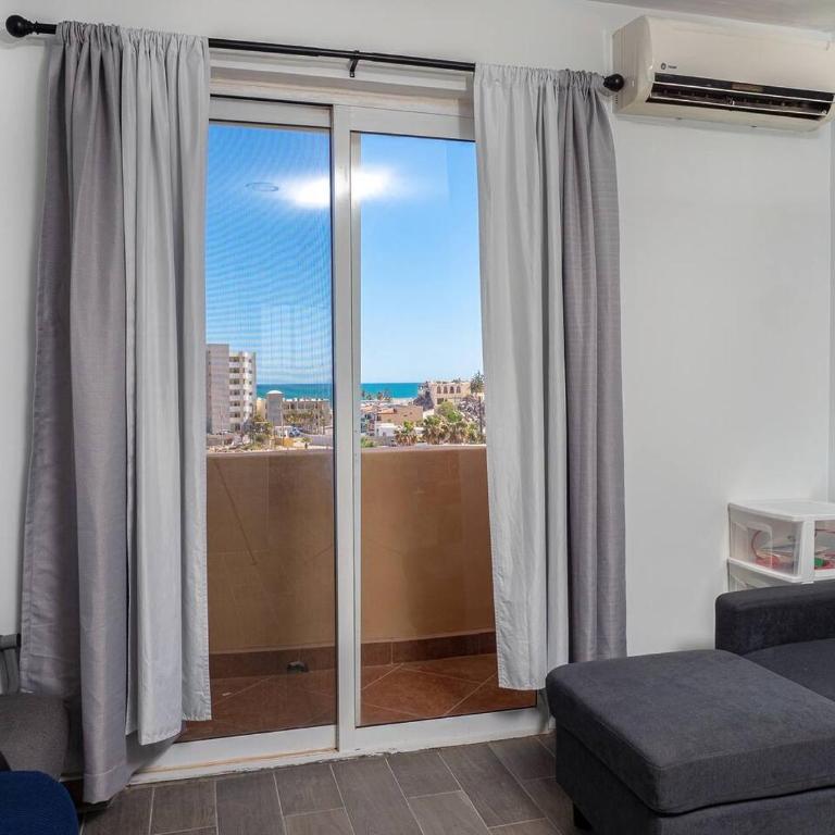 Stunning Pool Condo—8 Min Walk to the Beach! - Apartamento - 20