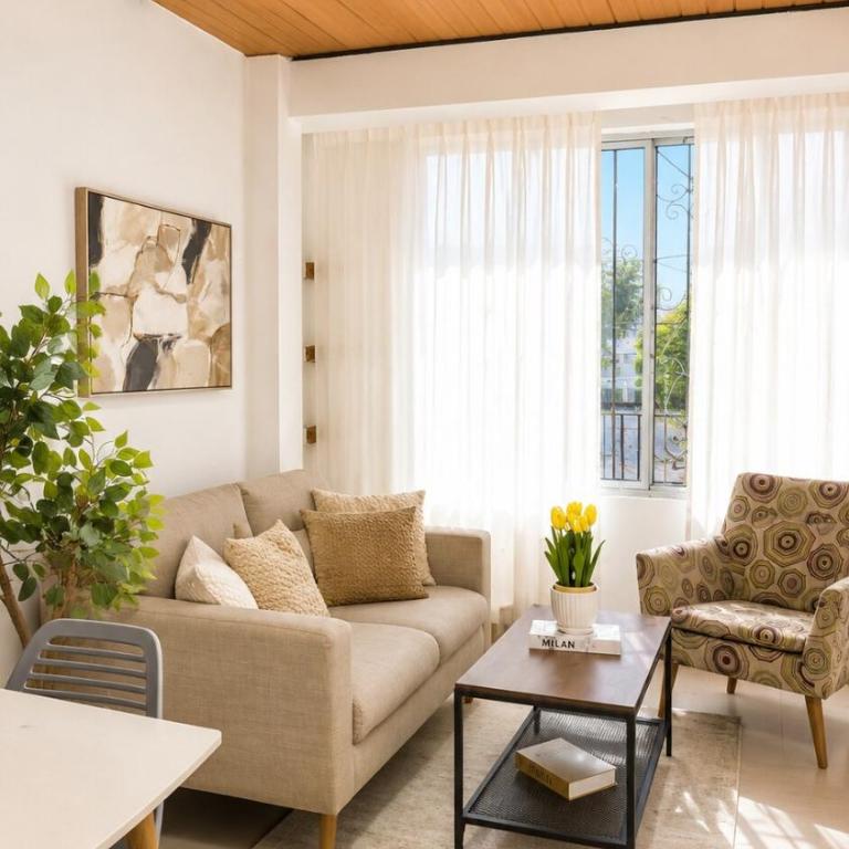 Moderno y amplio apartamento en el centro de Cali - Three-Bedroom Apartment - 1