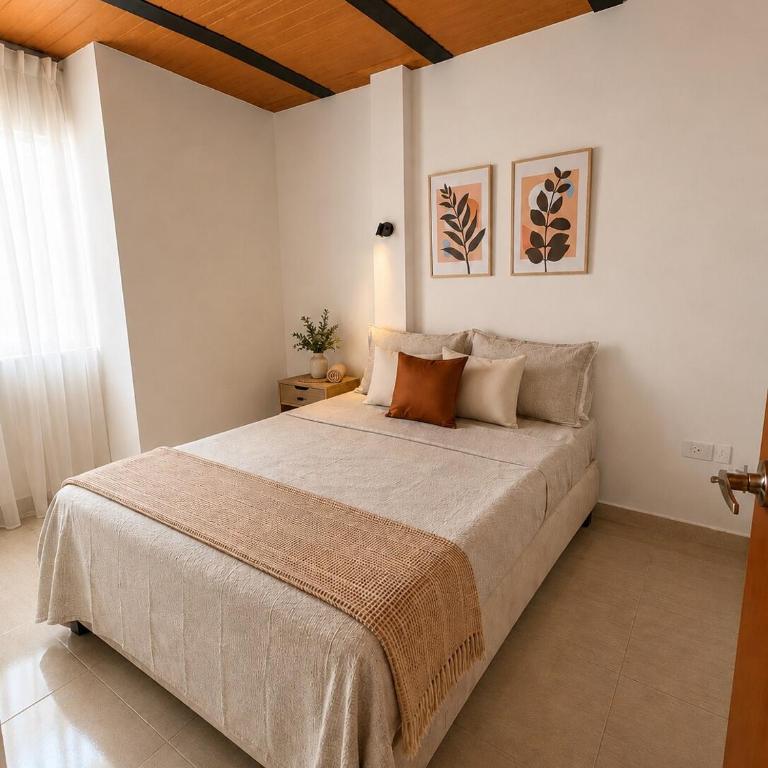 Moderno y amplio apartamento en el centro de Cali - Three-Bedroom Apartment - 11