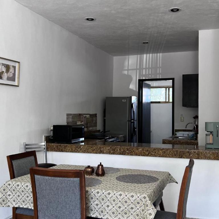 Home 365 Mérida Fresco y cómodo departamento 2 recámaras climatizado - Two-Bedroom Apartment - 14