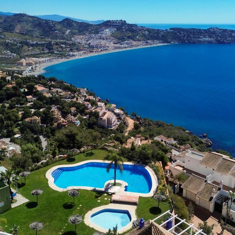 Serenity Coast Home, Exclusive Sea Views & Pool - Three-Bedroom Villa - 12