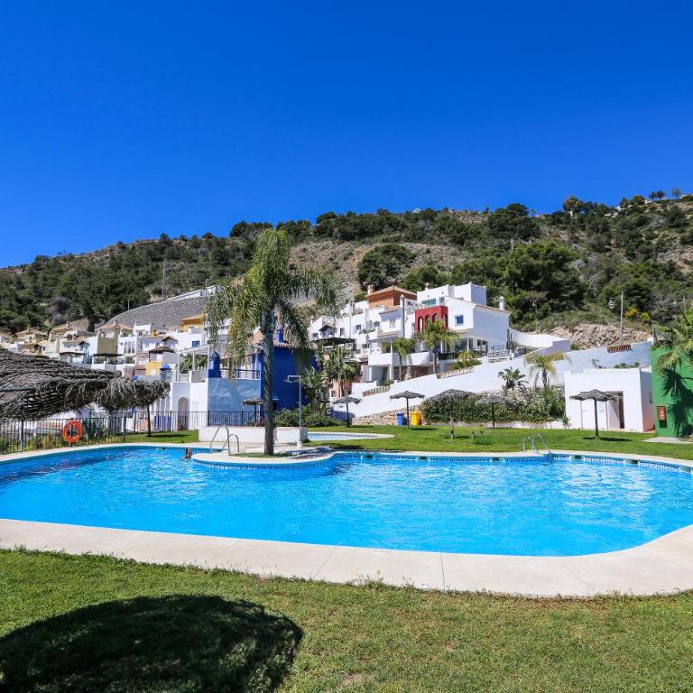 Serenity Coast Home, Exclusive Sea Views & Pool - Three-Bedroom Villa - 14