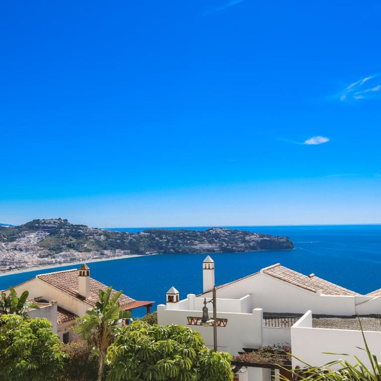 Serenity Coast Home, Exclusive Sea Views & Pool - Three-Bedroom Villa - 7