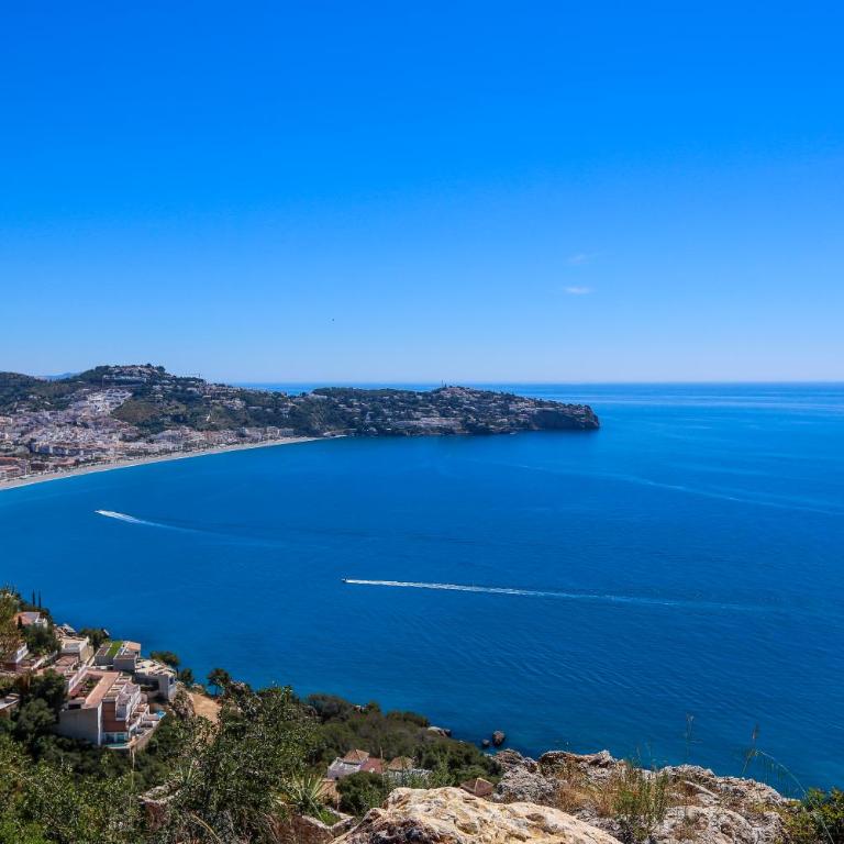 Serenity Coast Home, Exclusive Sea Views & Pool - Three-Bedroom Villa - 34
