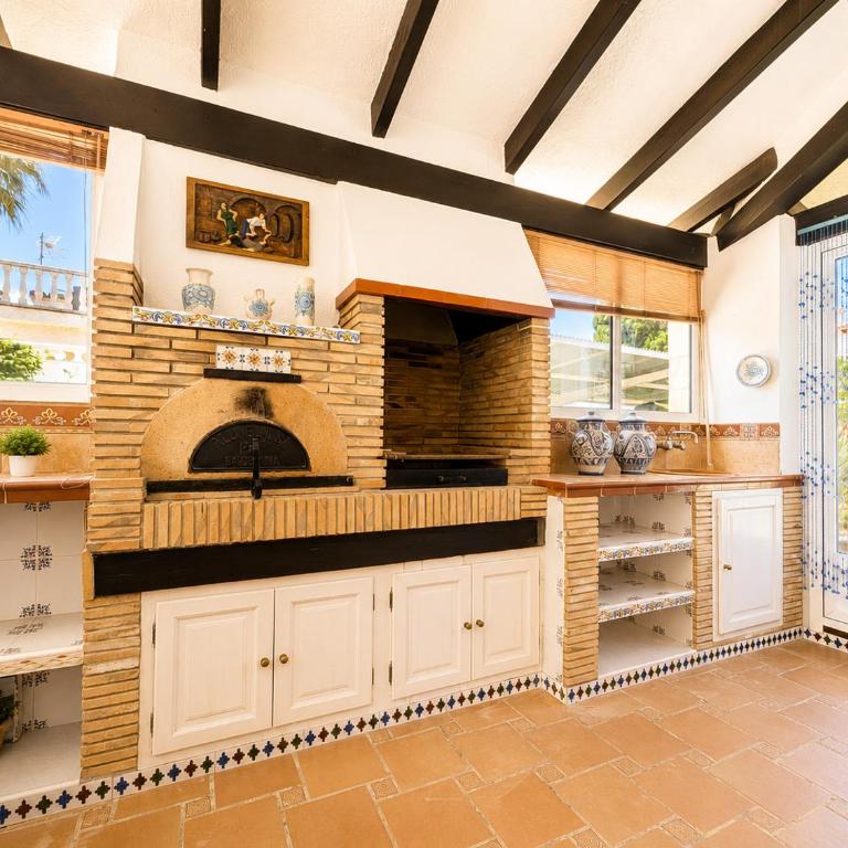 Planta baja independiente en villa con piscina - Apartamento - 12
