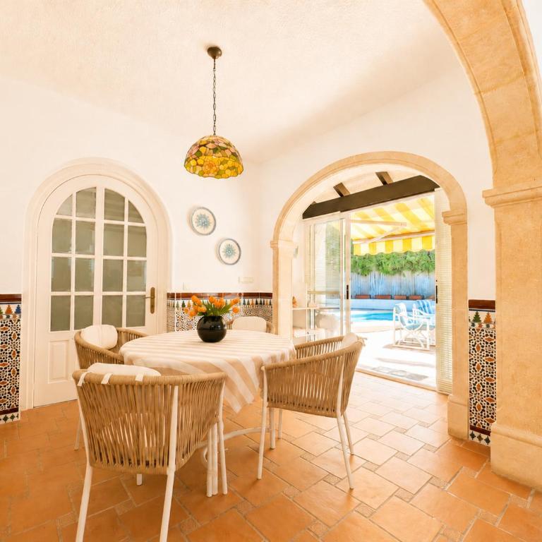 Planta baja independiente en villa con piscina - Apartamento - 13