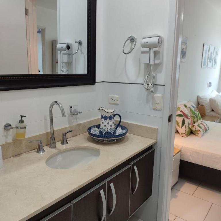 Beautiful beachfront apartment in Cartagena - One-Bedroom Apartment - 21