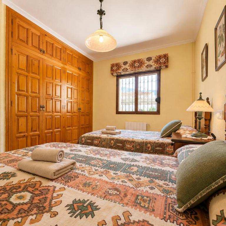 Planta baja independiente en villa con piscina - Apartamento - 27
