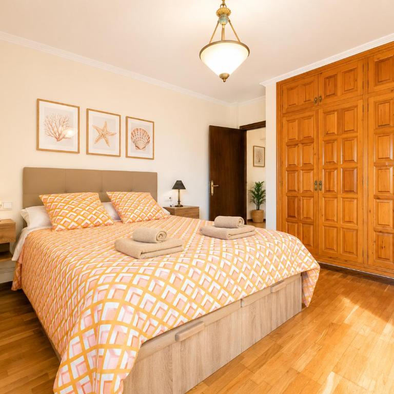 Planta baja independiente en villa con piscina - Apartamento - 30
