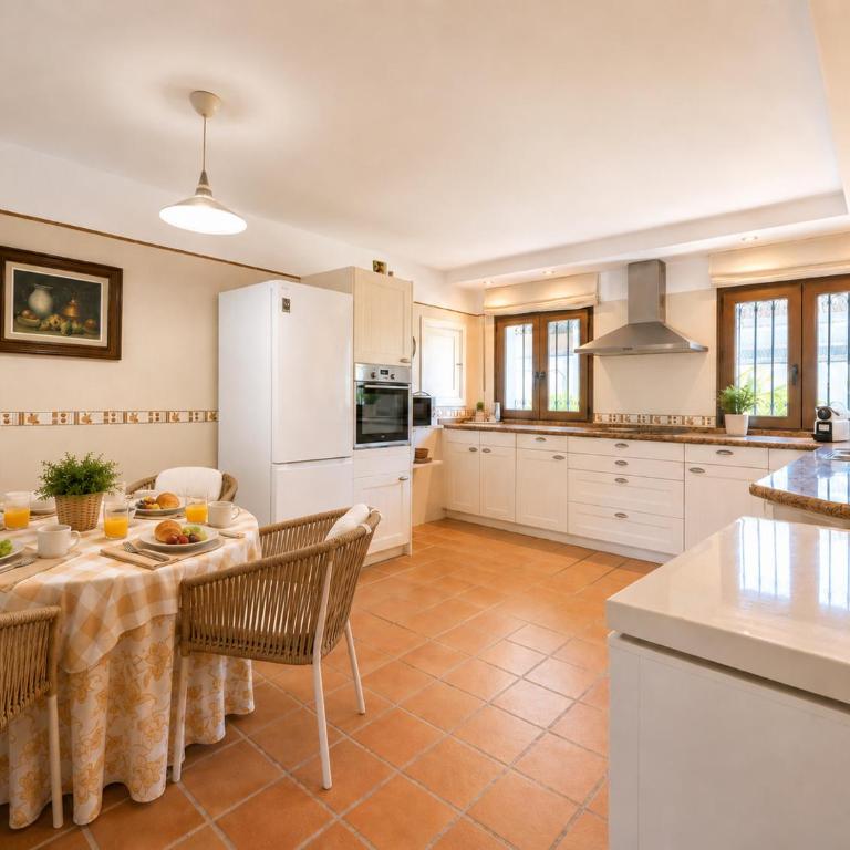 Planta baja independiente en villa con piscina - Apartamento - 33