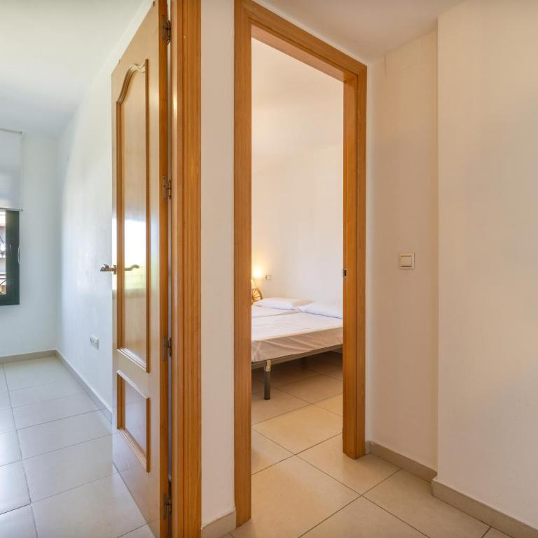 Torredembarra - Apartamento Deluxe de 2 dormitorios con vistas al jardín - 12