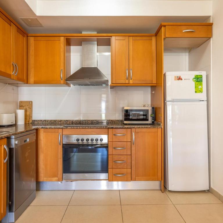 Torredembarra - Apartamento Deluxe de 2 dormitorios con vistas al jardín - 16