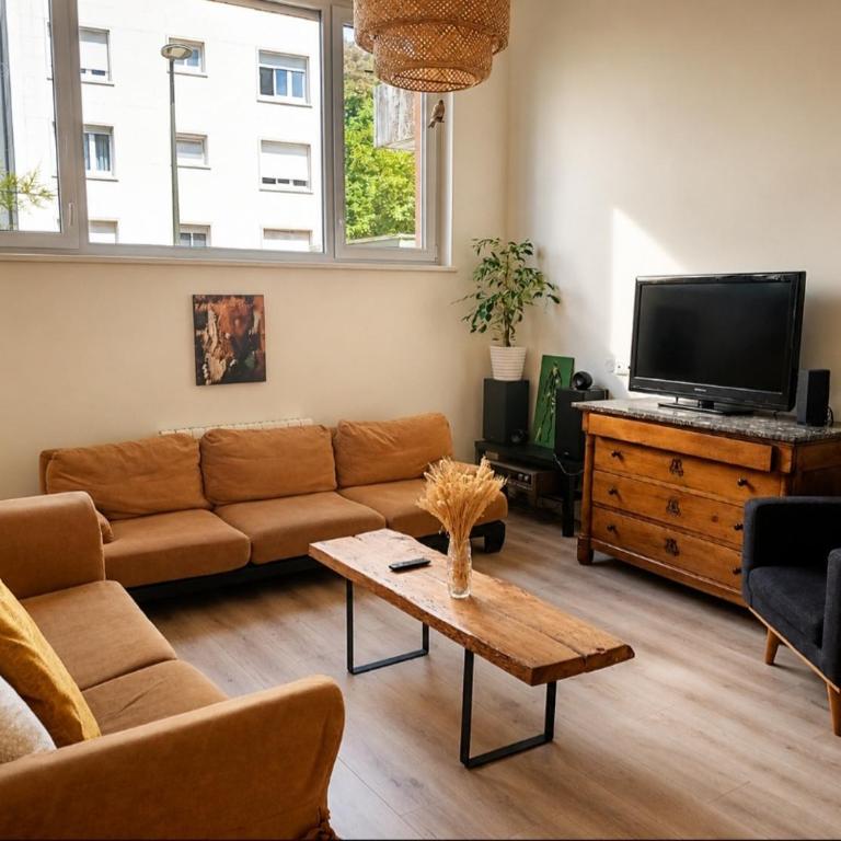 R Appartement Cosy Orangerie 120 m2 pour 6 personne parking gratuit proche centre - Three-Bedroom Apartment - 1